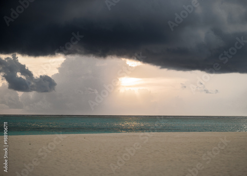 Fototapeta Naklejka Na Ścianę i Meble -  Tropical beach in stormy weather