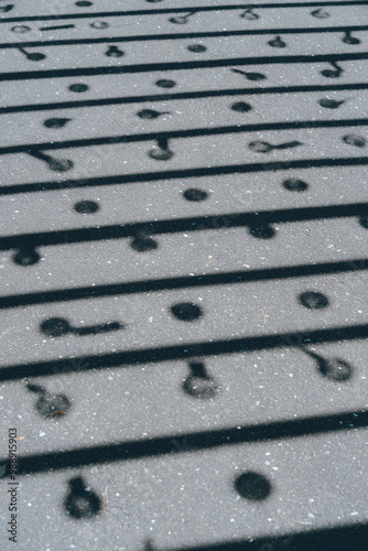 沢山の風鈴の影