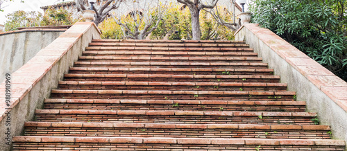 Escalera de ladrillos en exteriores