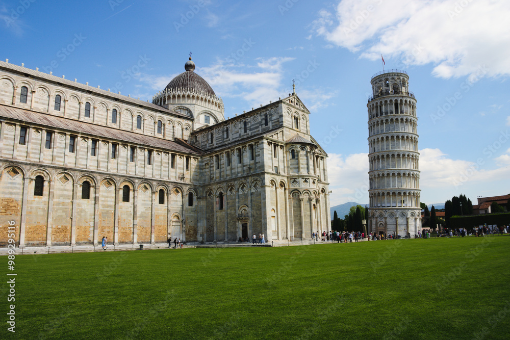 Pisa Cathedral and, on the right, the famous Leaning Tower of Pisa. Pisa, Tuscany, Italy Pisa Cathedral and, on the right, the famous Leaning Tower of Pisa. Pisa, Tuscany, Italy