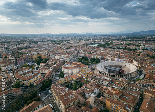 Fotografía Italy, September 22, 2024: Panoramic aerial view of the city of Verona in Veneto