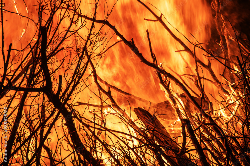 Obraz premium Wütendes Feuer