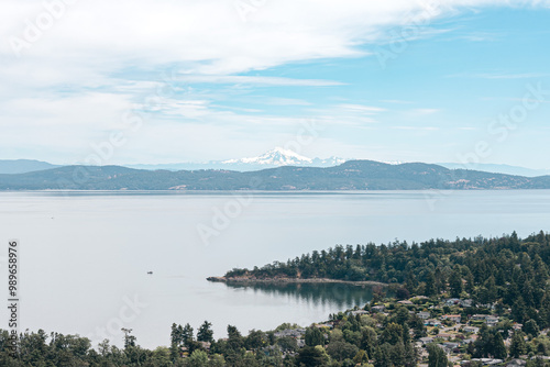 lake and mountains in Victoria. Mount Washington USA