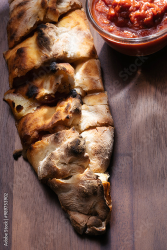 Obraz na płótnie italian stromboli, pizza arrotolata w salonie