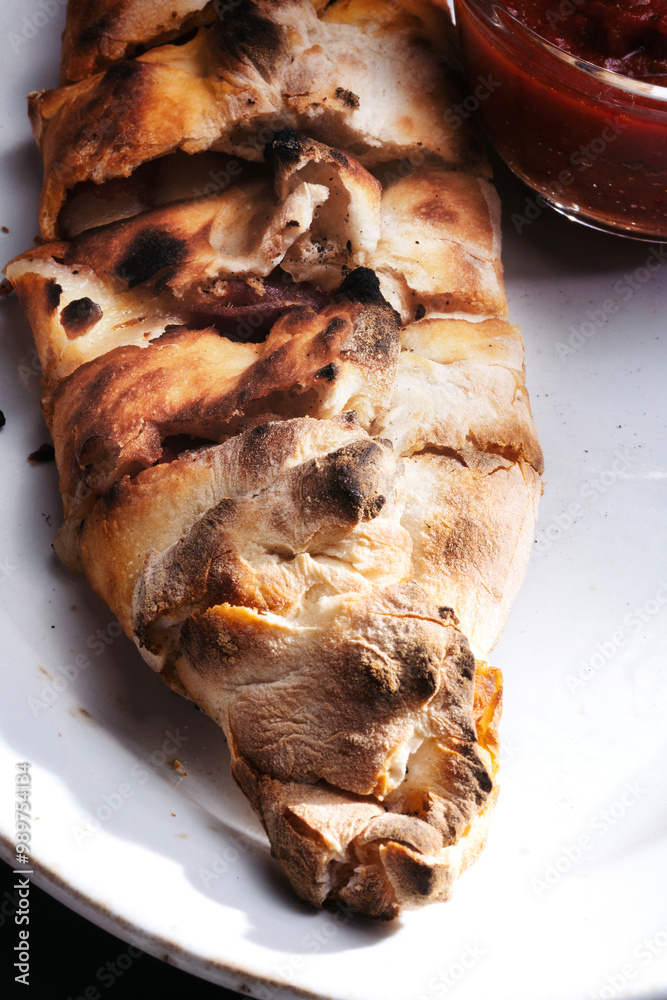 italian stromboli, pizza arrotolata