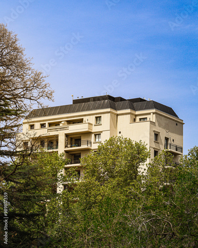 Edificio en el parque