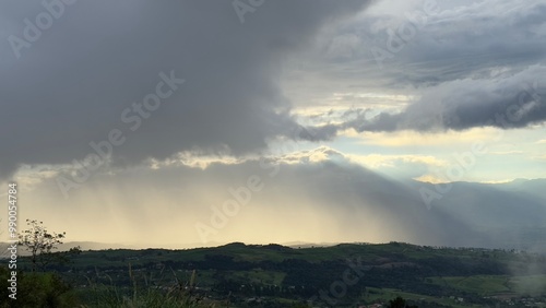 cielo, nube, nube, naturaleza, clima, azul, tempestad, celaje, nublado, llover, sol, moreno, verano, alumbrado, blanco, paisaje, atardecer, cubierto, diurna, cielo, dramático, cielo, hermoso, descarga