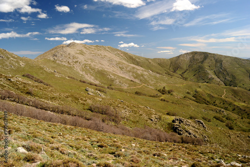 Vedute panoramiche sul sentiero per Punta La Marmora, sui Monti del Gennargentu, sullo sfondo Punta Su Sciusciu e Punta La Marmora photo