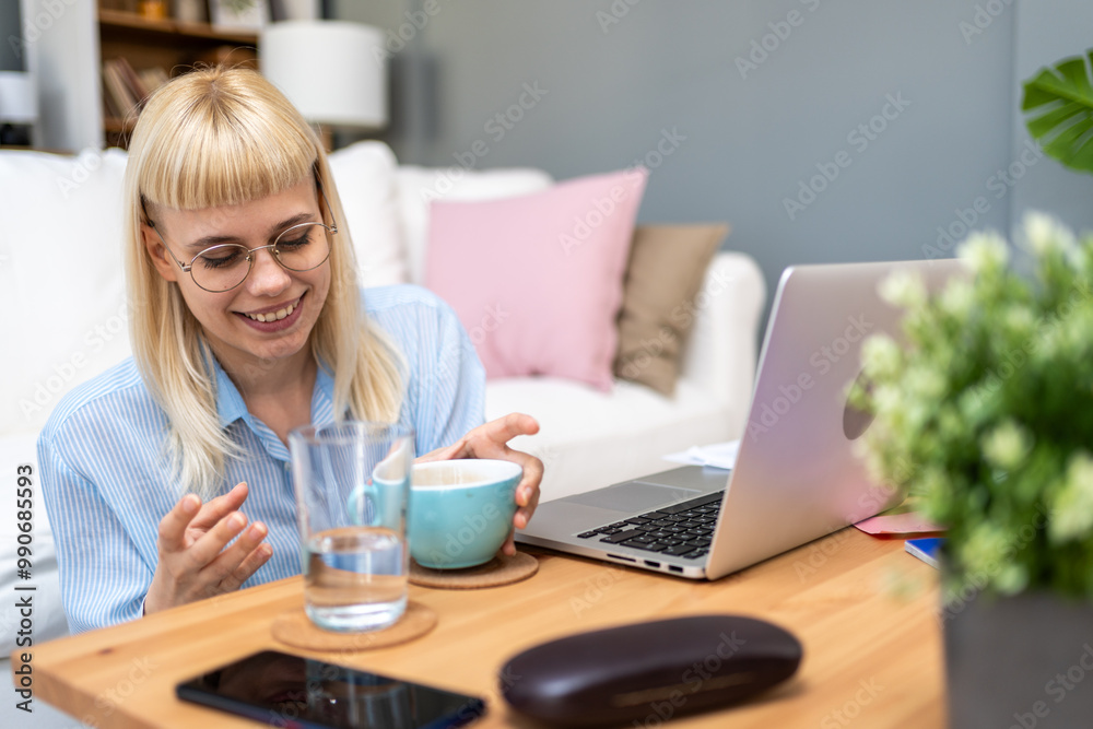 Young senior university student woman of economy and finance working freelance online education job to pay student loan, saving money for rent, travel vacation. Side hustle money part time job concept Young senior university student woman of economy and finance working freelance online education job to pay student loan, saving money for rent, travel vacation. Side hustle money part time job concept