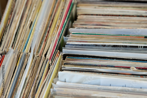 Obraz na płótnie Close up of box of '7 inch singles' vinyl records inside house w salonie