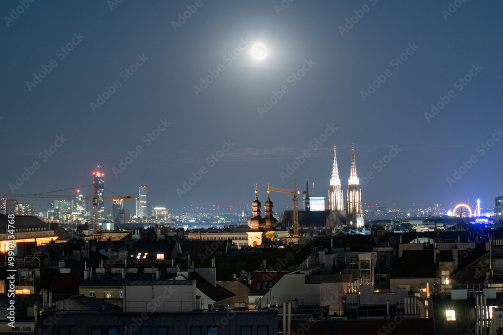 Fototapeta premium Night view of Vienna's skyline