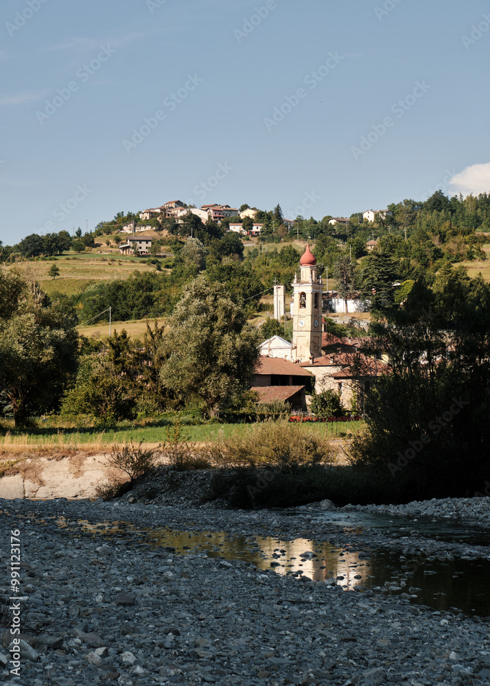 Foto scattata sulle rive del fiume Borbera a Cantalupo Ligure.