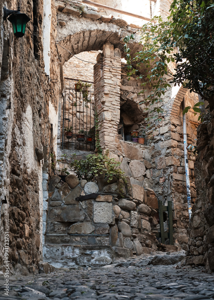 Foto scattata nel centro storico di Bussana Vecchia.