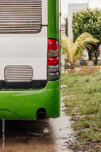 parte trasera derecha de un bus interprovincial estacionado photo