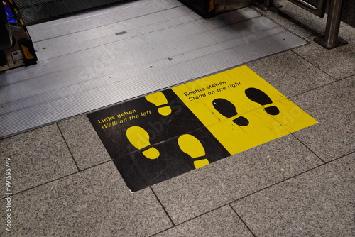 Rolltreppe rechts stehen links gehen