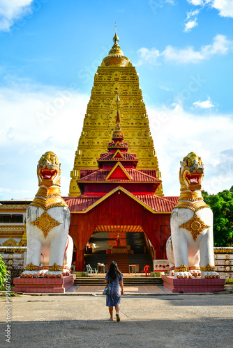 golden buddha statue