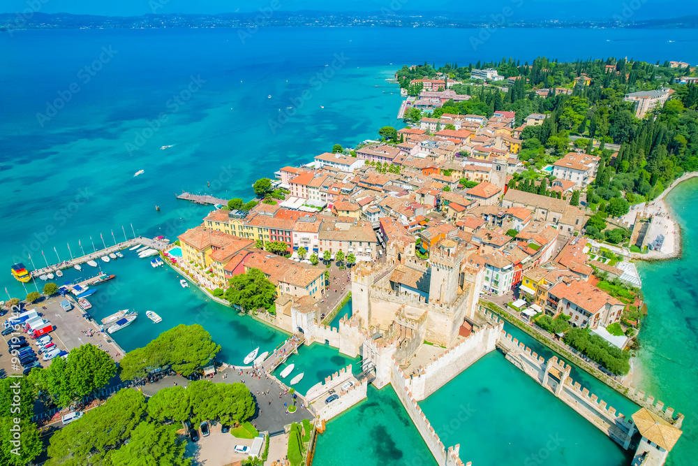 Naklejka premium Rocca Scaligera Castle in Sirmione Lake Garda, Italy. Lago di garda