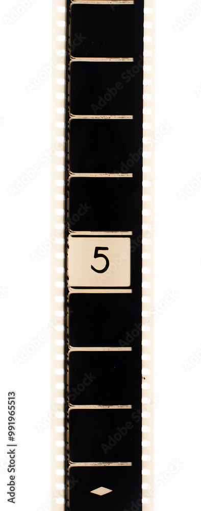 Obraz premium Vertical vintage movie reel tail with countdown number five on transparent background