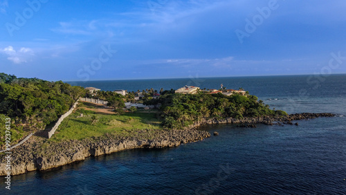 Roatan Honduras Cliffs