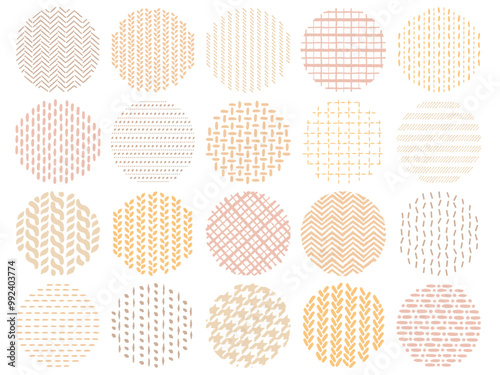 円形の手描き風のステッチと編み目の模様のセット