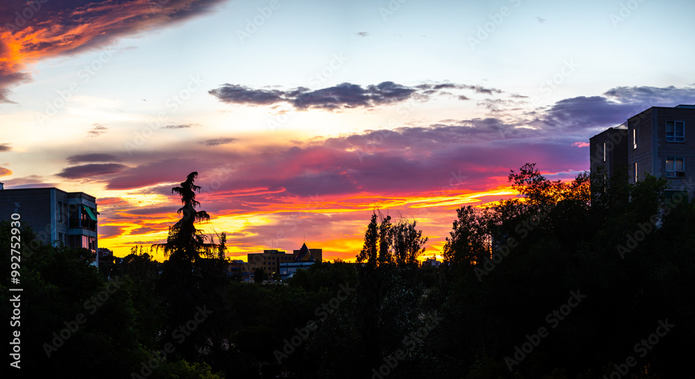Fototapeta premium sunrise from the Madrid neighborhood of Hortaleza