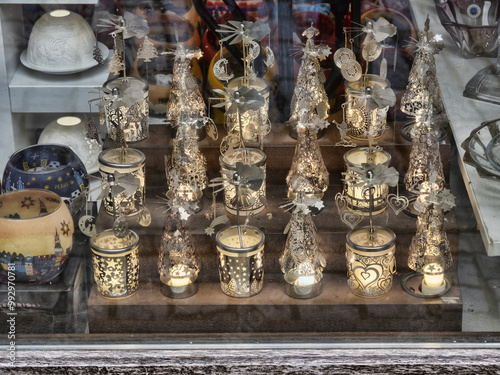 Obraz na płótnie Display case with local handicrafts, Jindřichův Hradec, Czech Republic w salonie