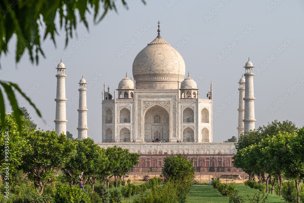 Fototapeta premium The Taj Mahal as seen from the gardens of Mehtab Bagh