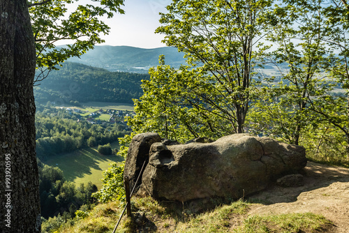 Widok z Zamku Chojnik na Karkonosze