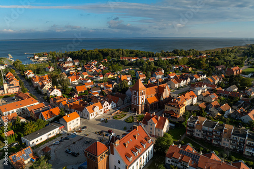 Obraz na płótnie tolkmicko - beautiful aerial landscape - a city with history w salonie