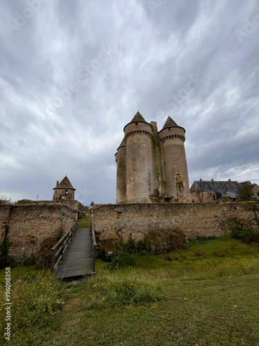 Obraz na płótnie Old medieval fortress in France w salonie