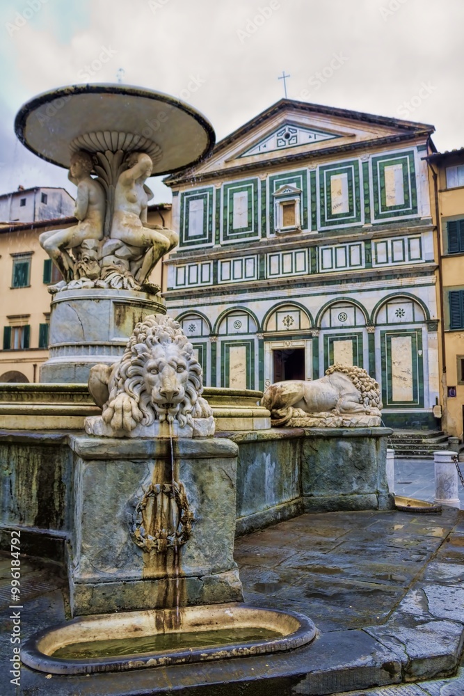 empoli, italien - kirche sant andrea und fontana del pampaloni