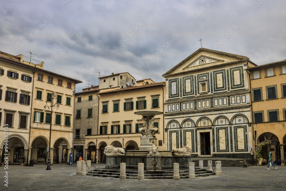empoli, italien - kirche sant andrea und fontana delle naiadi