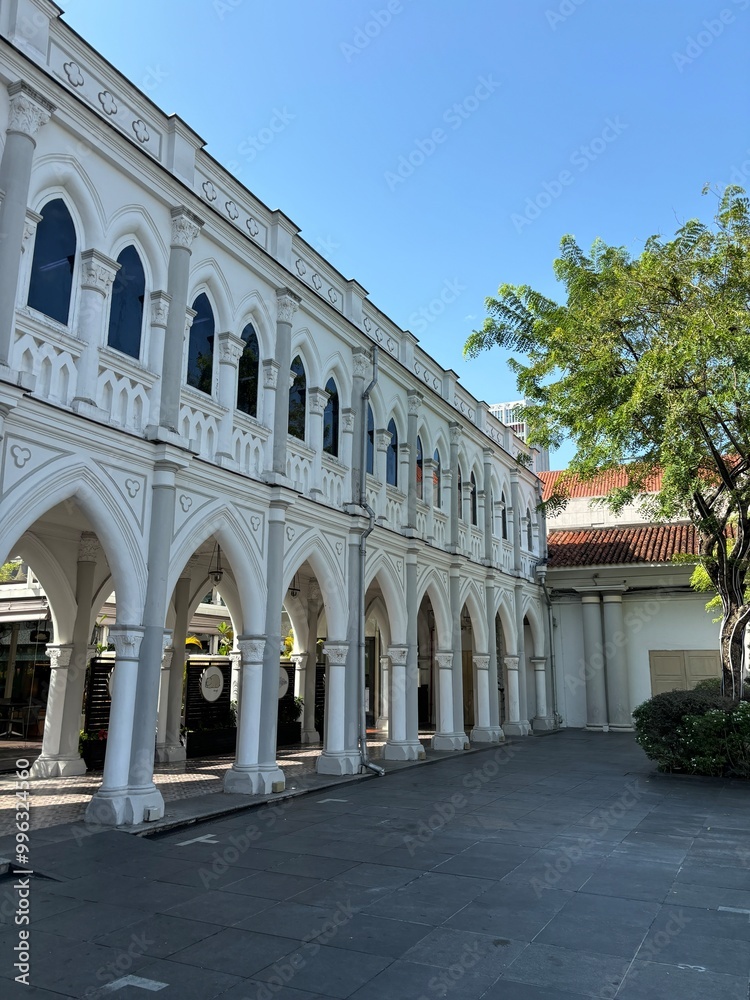 Fototapeta premium old school church courtyard