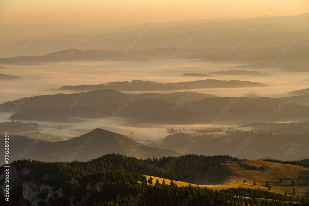 Obraz premium sunrise in the mountains, Ciucas Mountains, Romania 
