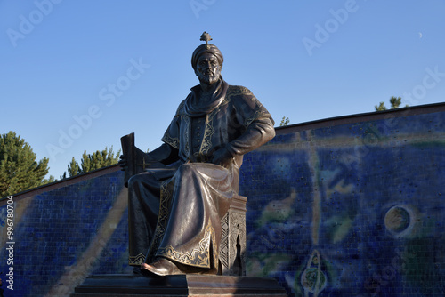 Fotografía Mirzo Ulugbek monument. Samarkand, Uzbekistan