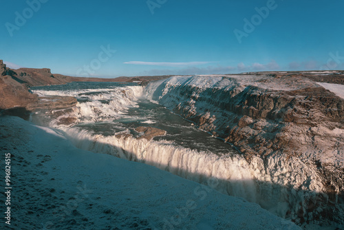 Obraz na płótnie Gullfoss in a cold march day in iceland w salonie