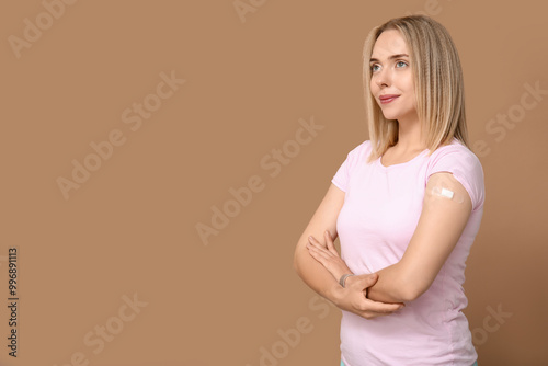 Young woman with medical pa...