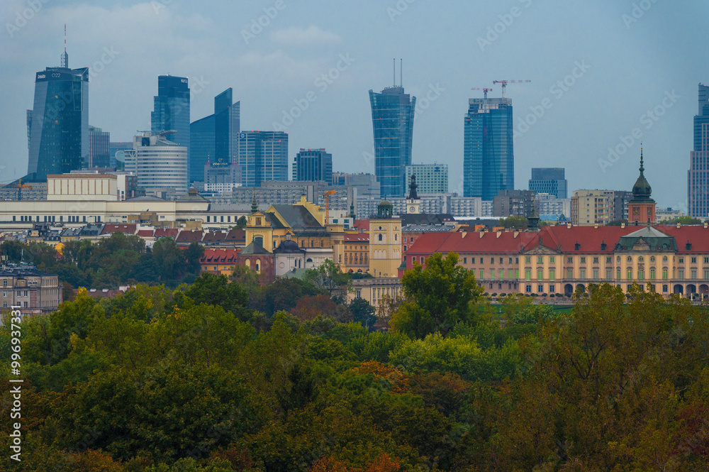 Panorama warszawy, widok na centrum warszawy od strony Pragi Północ. Jesienny widok panorama na Warszawę Panorama warszawy, widok na centrum warszawy od strony Pragi Północ. Jesienny widok panorama na Warszawę