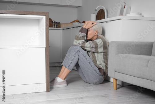 Mature woman having panic a...