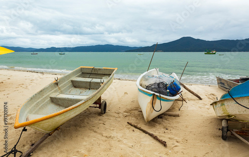 barcos de pesca tainha praia do forte jurere internacional florianopolis santa catarina brasil jurerê Florianópolis photo