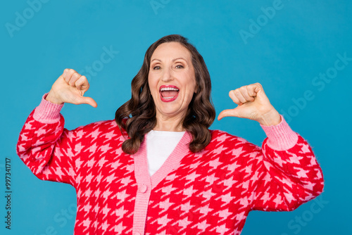 Bild auf Leinwand Photo portrait of nice pensioner female point self proud wear trendy pink print