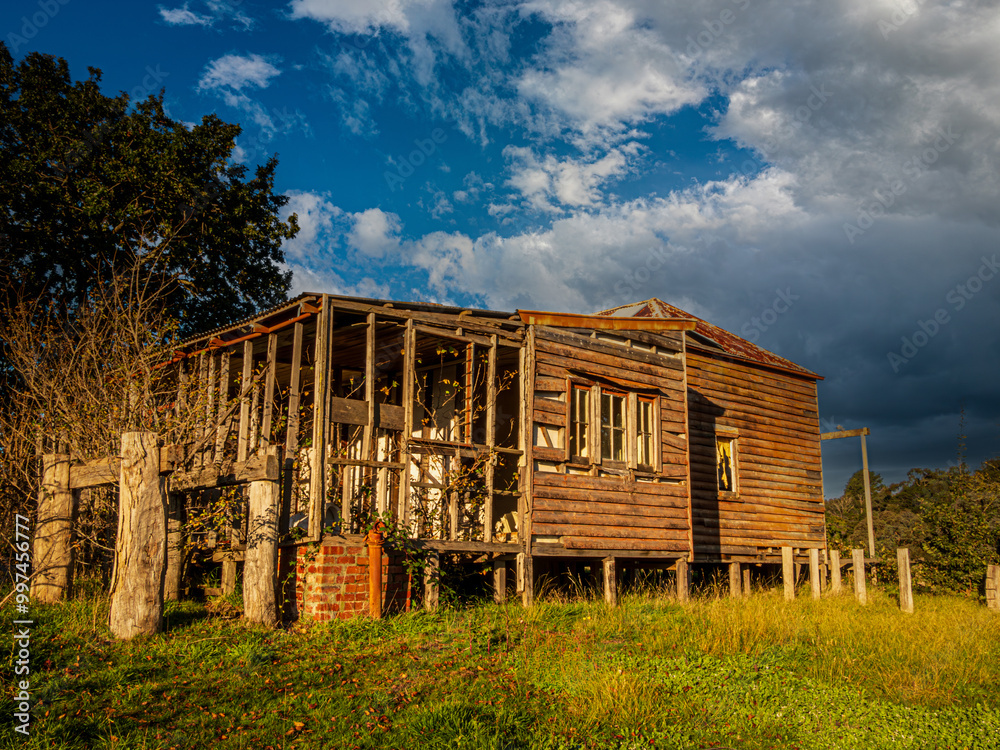 Farmhouse Has Seen Better Days Farmhouse Has Seen Better Days