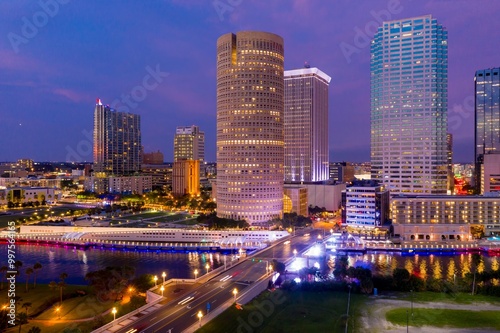 W Kennedy Blvd crossing the Hillsborough River and  downtown Tampa at sunset, Tampa, Florida, United States.