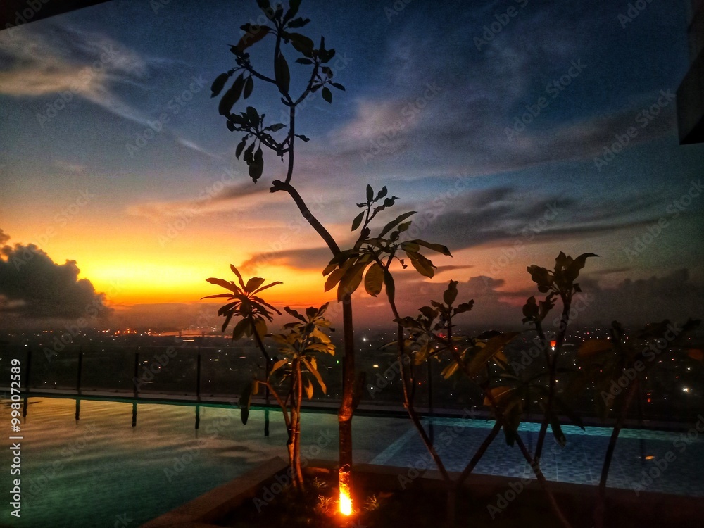 Obraz premium sunrise view from the rooftop of the zuri hotel
