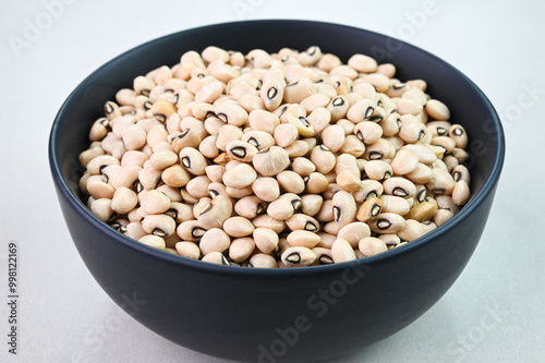 Black eyed peas in a bowl