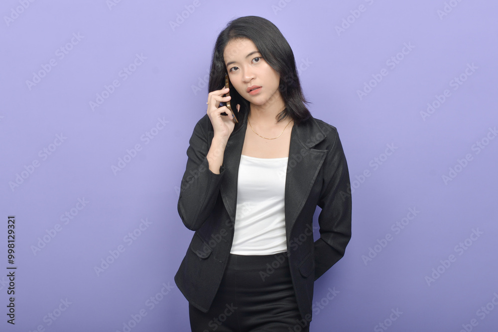 Asian Business Woman Wearing a Black Suit Asian Business Woman Wearing a Black Suit
