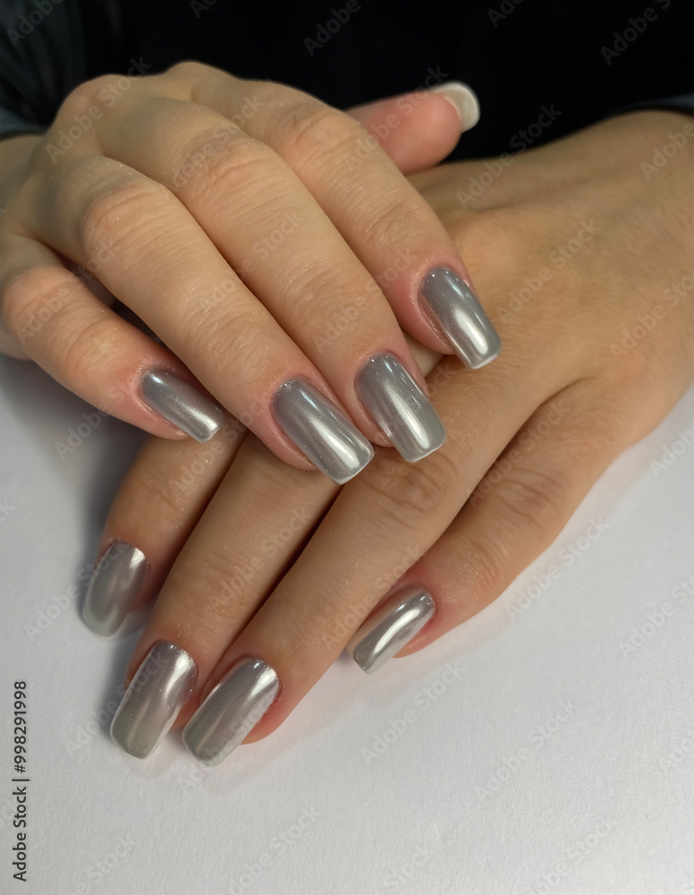 Silver Gel Nails Manicure Silver Gel Nails Manicure
