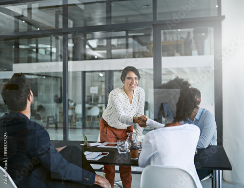 Tableau sur toile Handshake, business people or meeting with agreement, cooperation or partnership in office