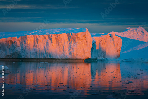 Obraz na płótnie Disko Bay is a large bay on the western coast of Greenland. w salonie