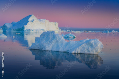 Obraz na płótnie Disko Bay is a large bay on the western coast of Greenland. w salonie